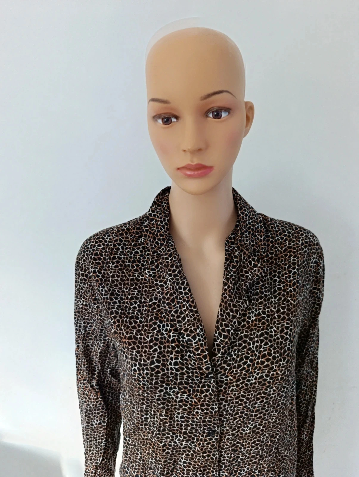Blusa Pull&Bear XS con estampado animal 100% viscosa mangas largas – photo 2